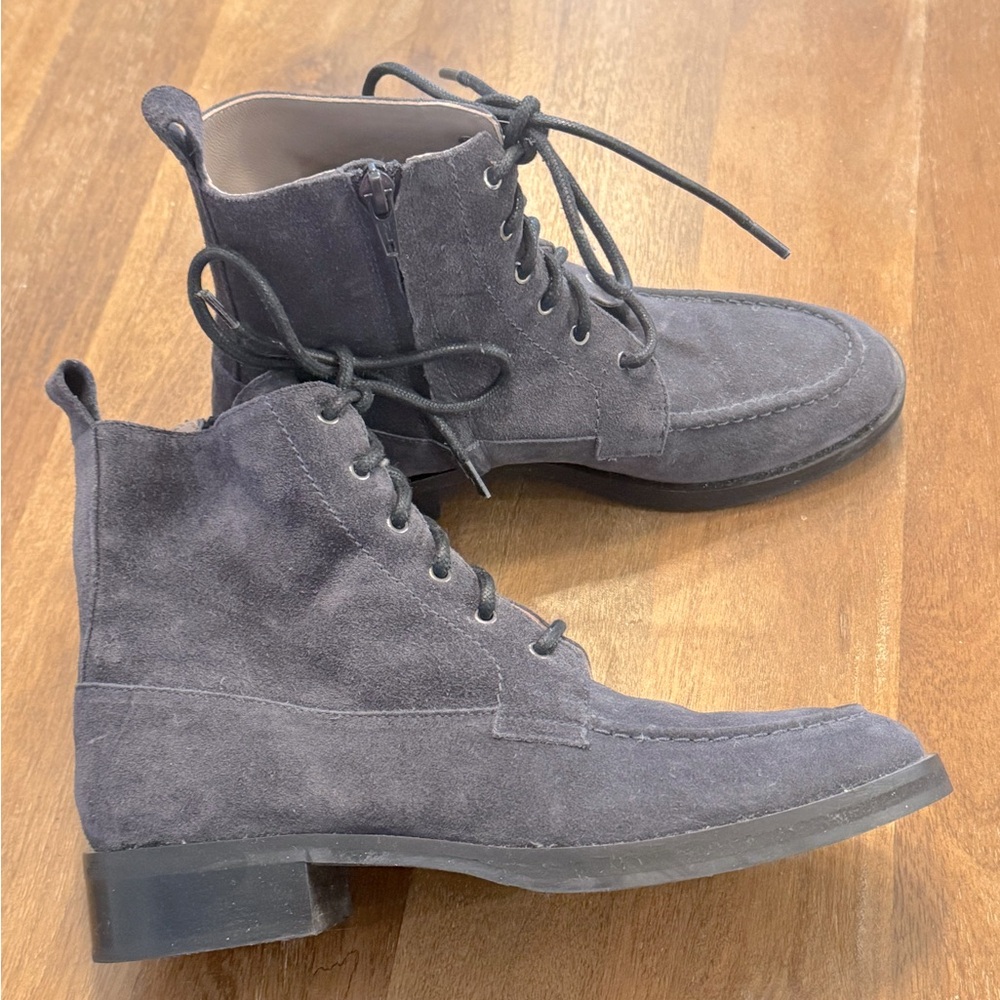 🌸Suede Italian boots 
Like new condition 
Size 8
